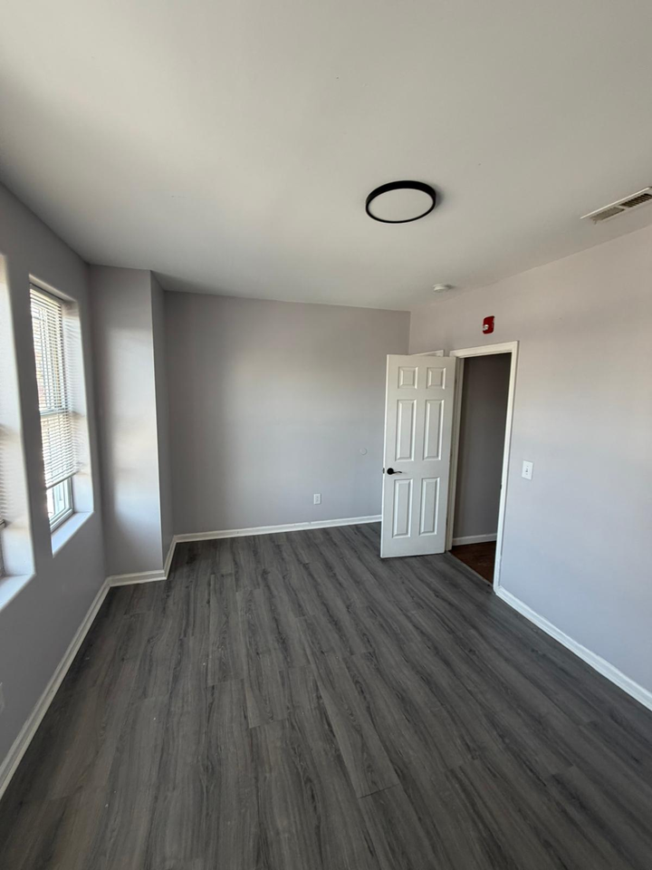 1809 N 54th St #2 - Photo 7 of 15