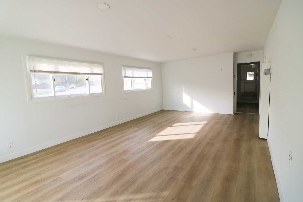 26205 Oak St #NA - Photo 2 of 11