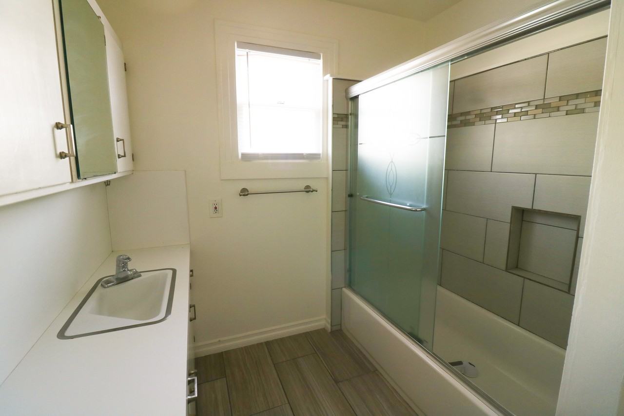 26205 Oak St #NA - Photo 7 of 11