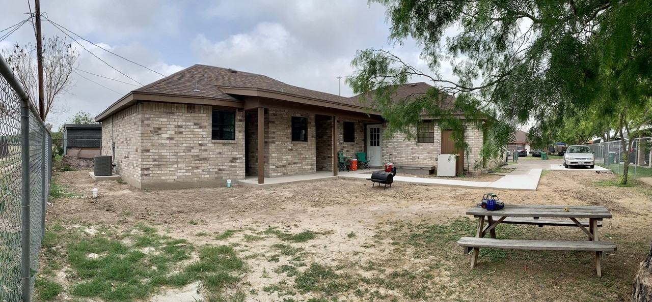 702 E Eller Ave #3 - Photo 2 of 4