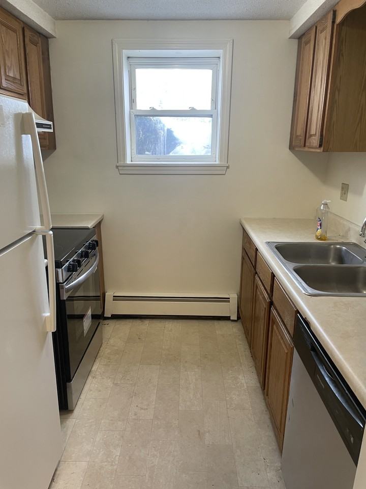 820 State St #2 - Photo 3 of 7