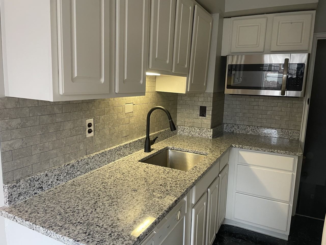 1121 Cobbs St #NA - Photo 4 of 25