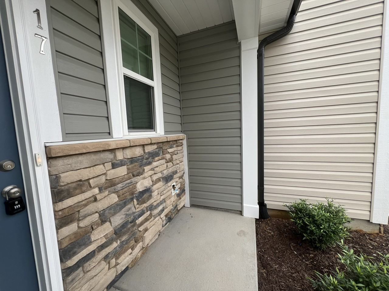 17 Fairwinds Dr #17 - Photo 2 of 24