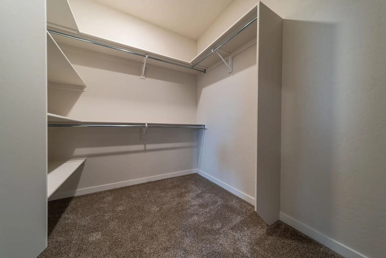 2452 Park Vista St #NA - Photo 6 of 14