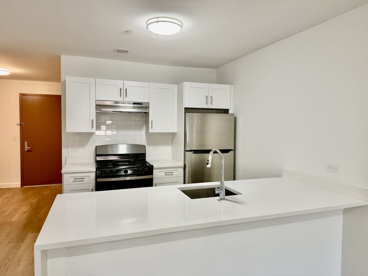 224 Gramatan Ave #6J