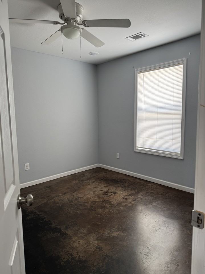 523 E Main St #A - Photo 3 of 6