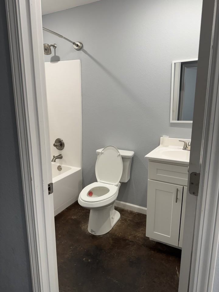 523 E Main St #A - Photo 4 of 6