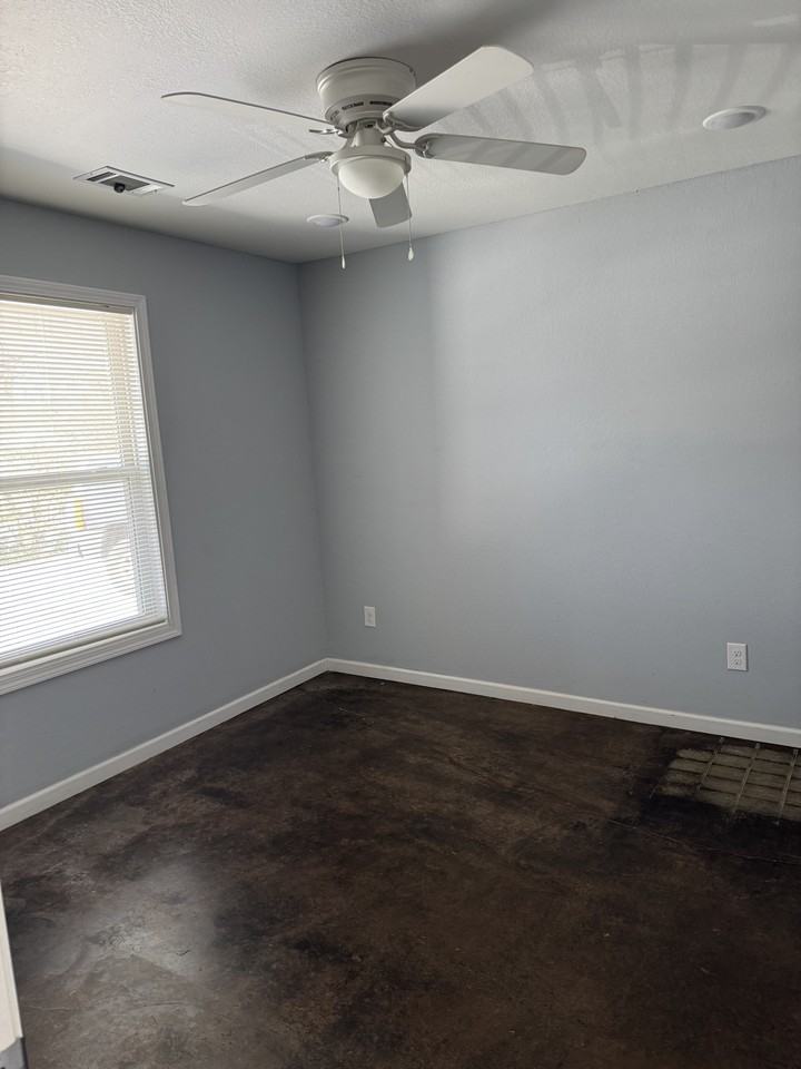 523 E Main St #A - Photo 5 of 6