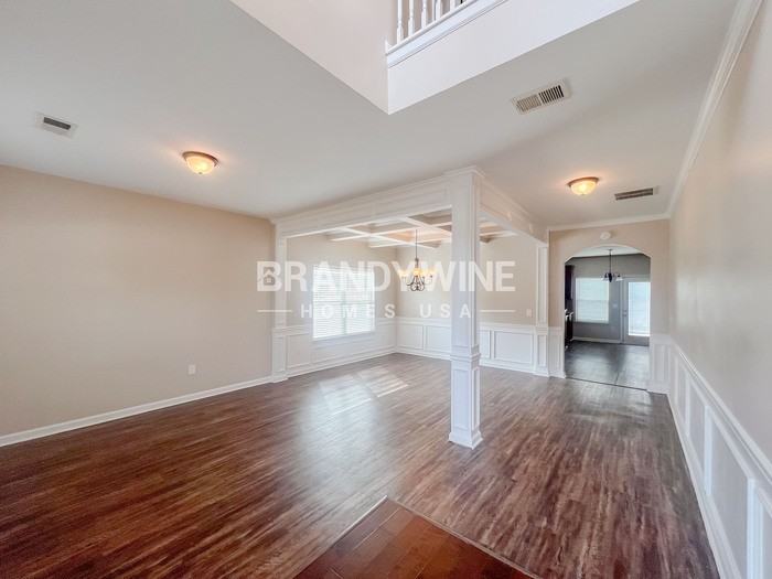 355 Mary Dr - Photo 4 of 37