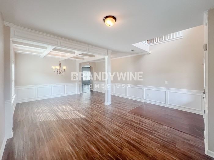 355 Mary Dr - Photo 5 of 37