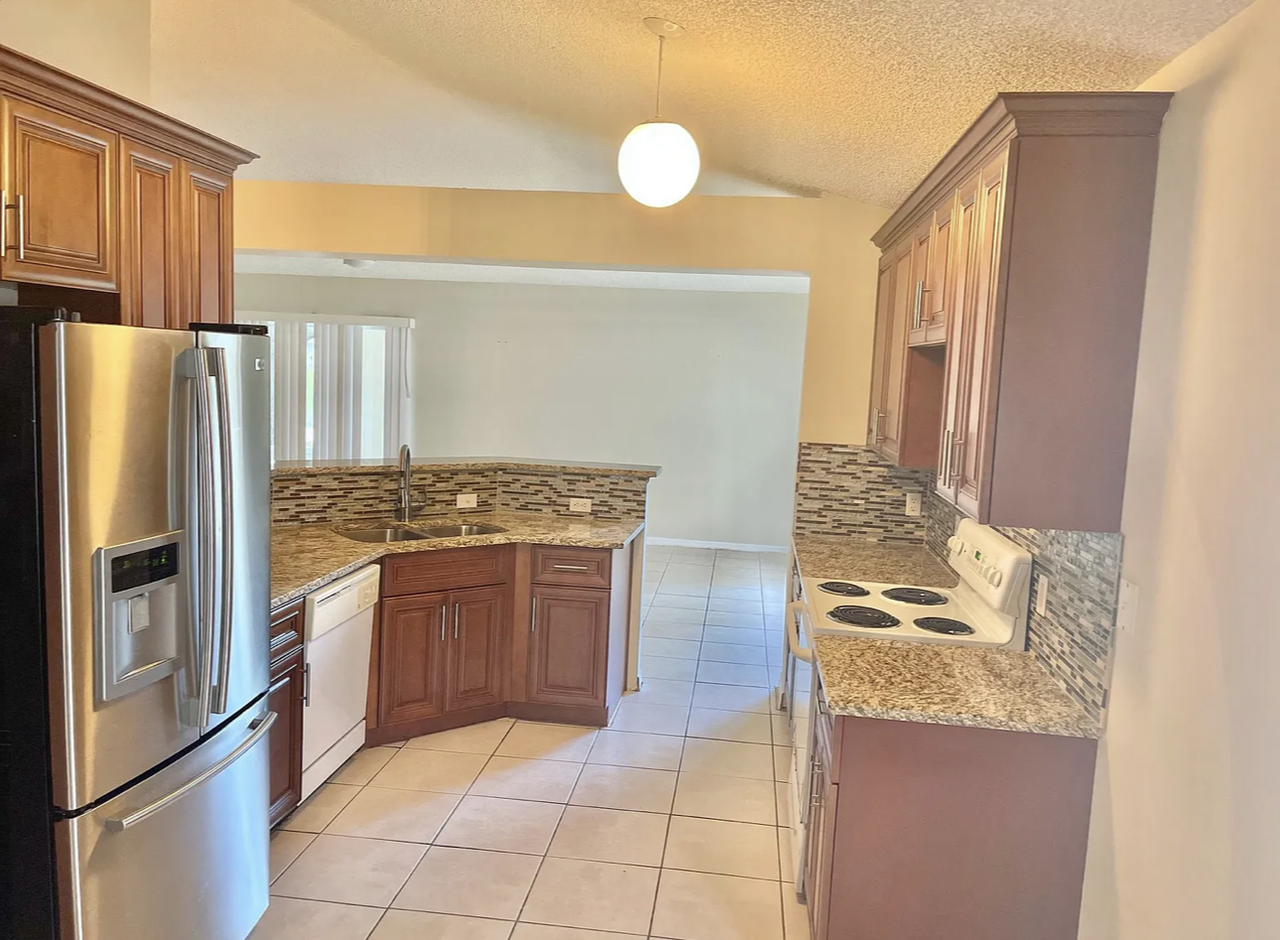 2648 12th Sq Sw #NA - Photo 2 of 3