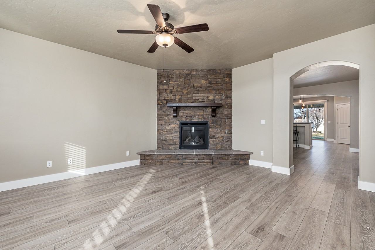 5344 W Los Flores St #NA - Photo 3 of 38