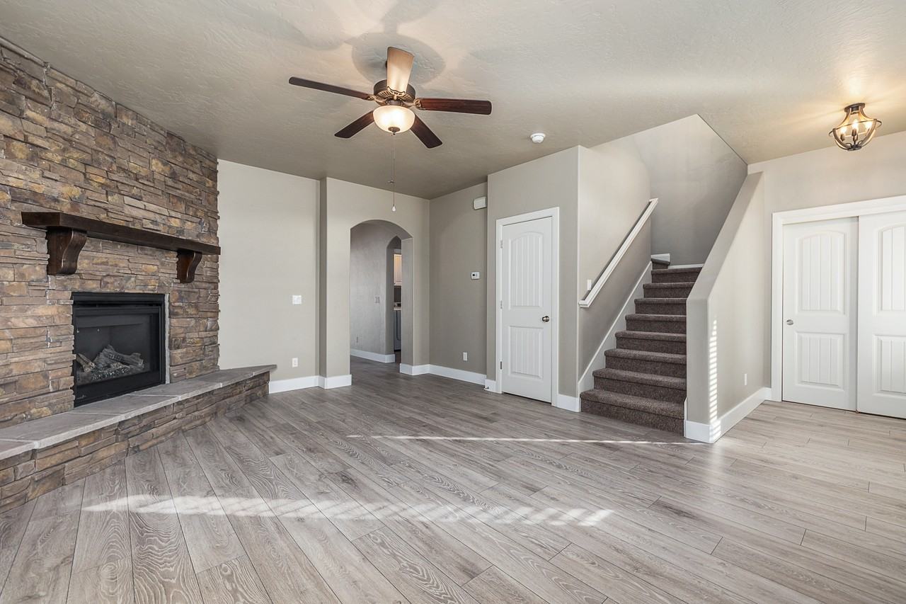 5344 W Los Flores St #NA - Photo 5 of 38