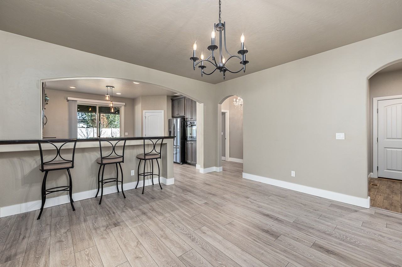 5344 W Los Flores St #NA - Photo 7 of 38