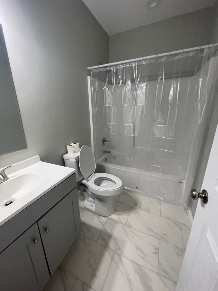 127 E Broadway St #1 - Photo 3 of 6