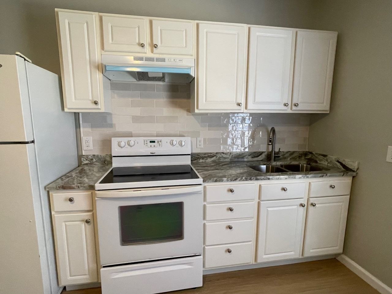 127 E Broadway St #1 - Photo 6 of 6