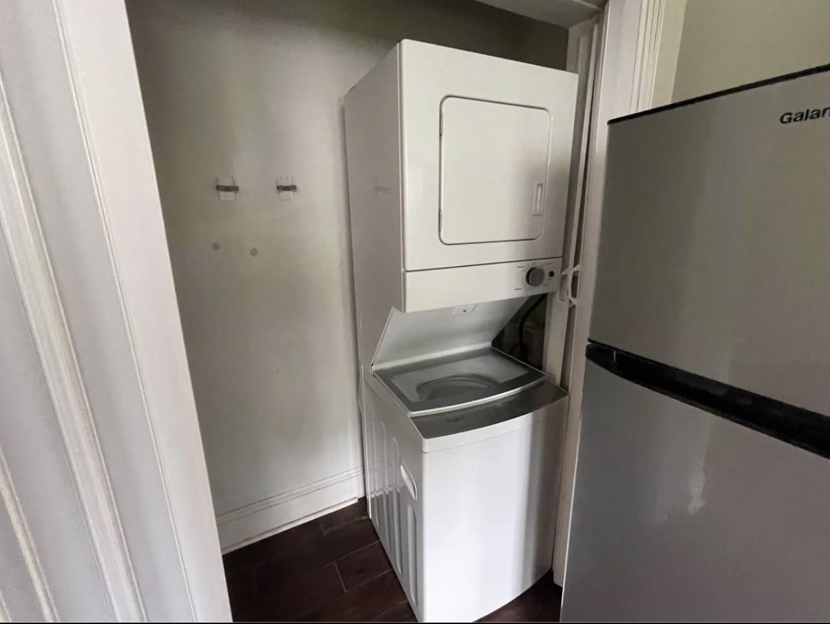 644 Moreland Ave Se #B - Photo 4 of 4