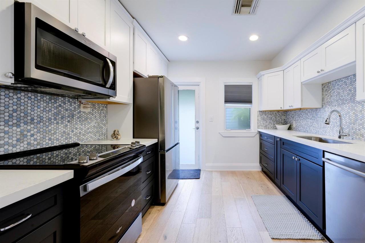 214 33rd St #NA - Photo 7 of 35