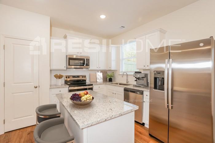 3008 Haystack Drive - Photo 5 of 16