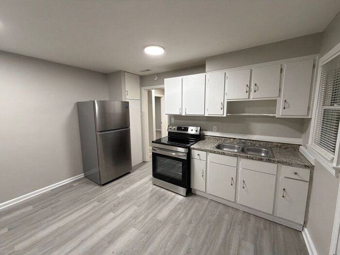 3031 Linwood Ave - Photo 5 of 14