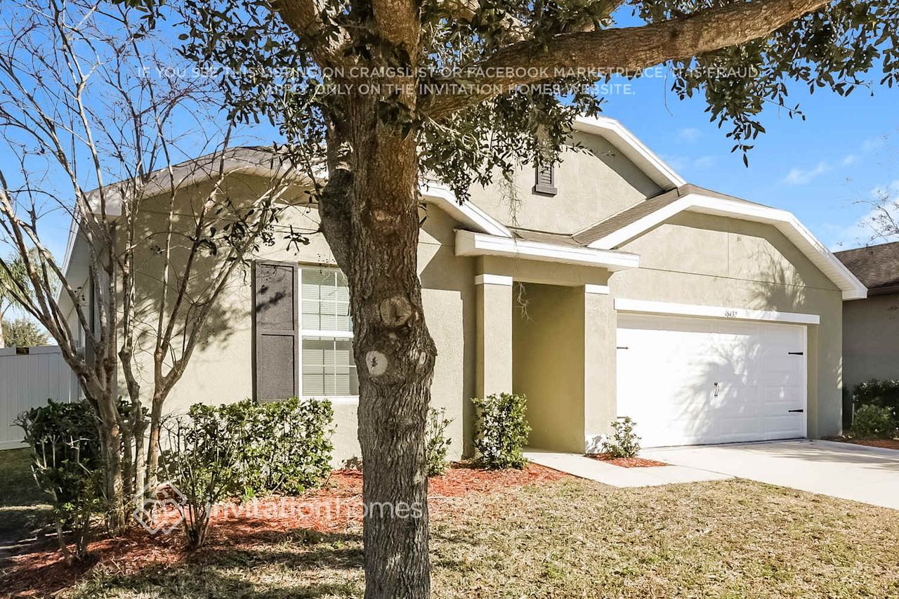 16432 Treasure Point Dr - Photo 3 of 17