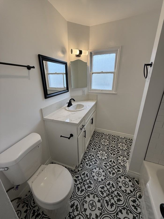 8686 W Olympic Blvd #3 - Photo 5 of 9