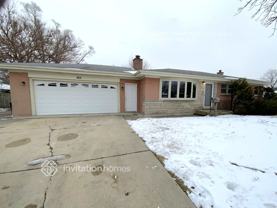 445 N Douglas Ave - Photo 1 of 1