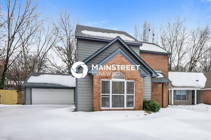 7897 Bentwood Cir - Photo 2 of 18