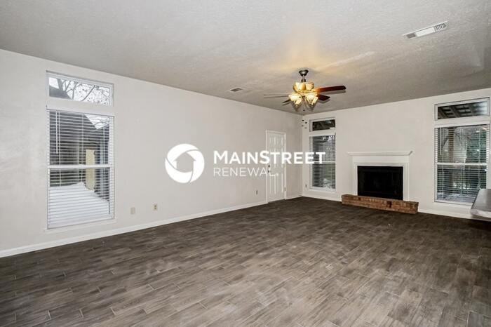 7897 Bentwood Cir - Photo 3 of 18