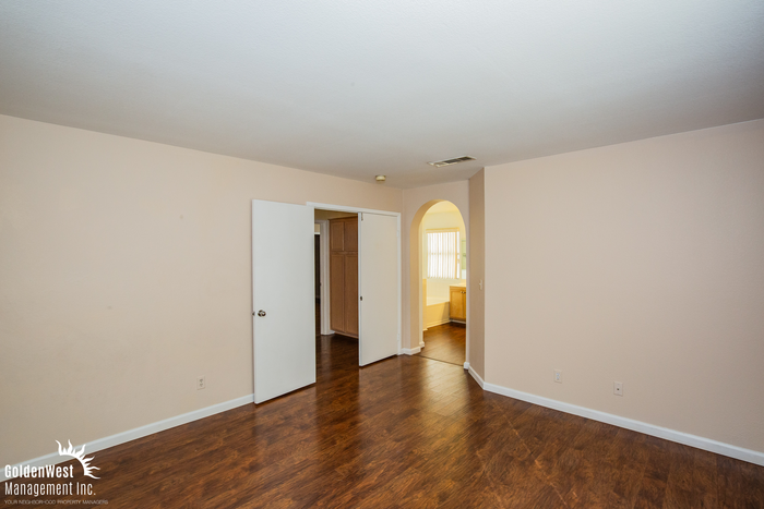 9348 Aston Martin Dr - Photo 7 of 14