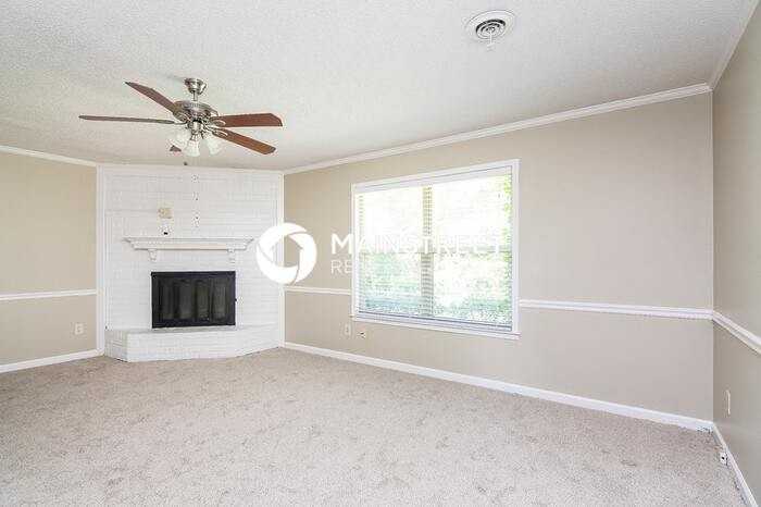 6430 Trillium Trl - Photo 4 of 14