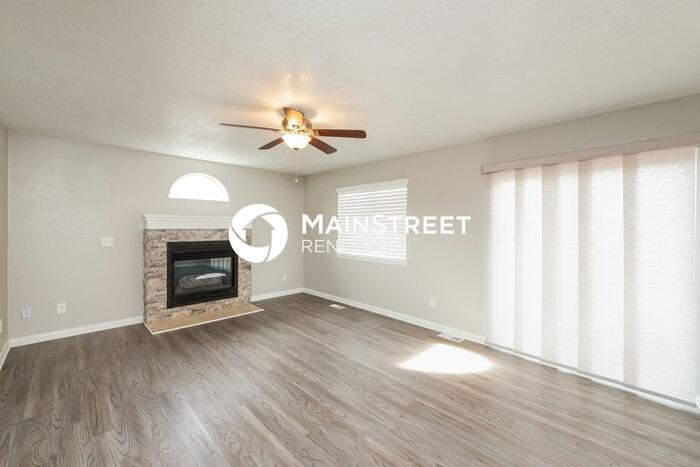 18557 E Hamilton Dr - Photo 2 of 18