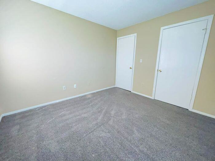 1570 E 125th St #F - Photo 5 of 13