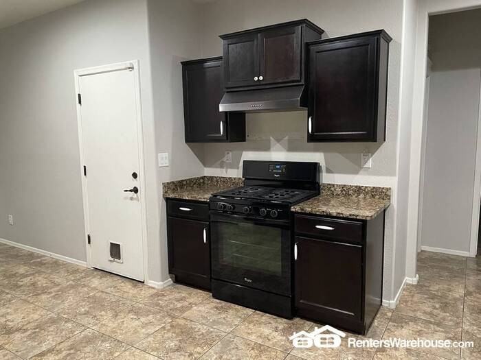 10802 W Saddlehorn Rd - Photo 5 of 21