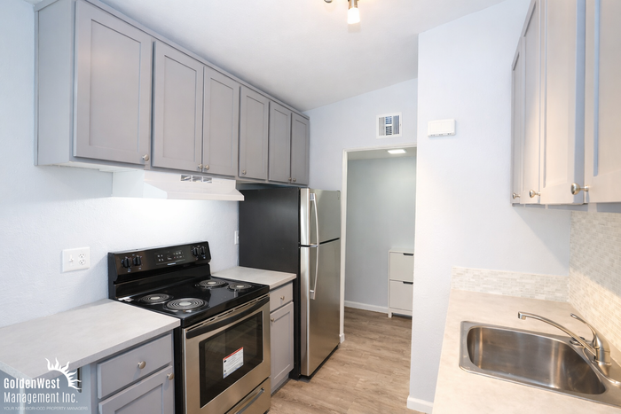 1212 N Jones Blvd #C - Photo 3 of 20