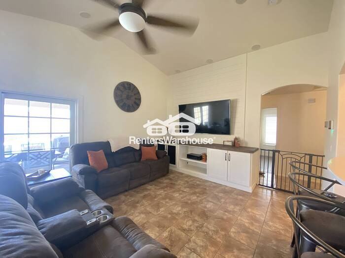 21501 N Davis Way - Photo 4 of 16