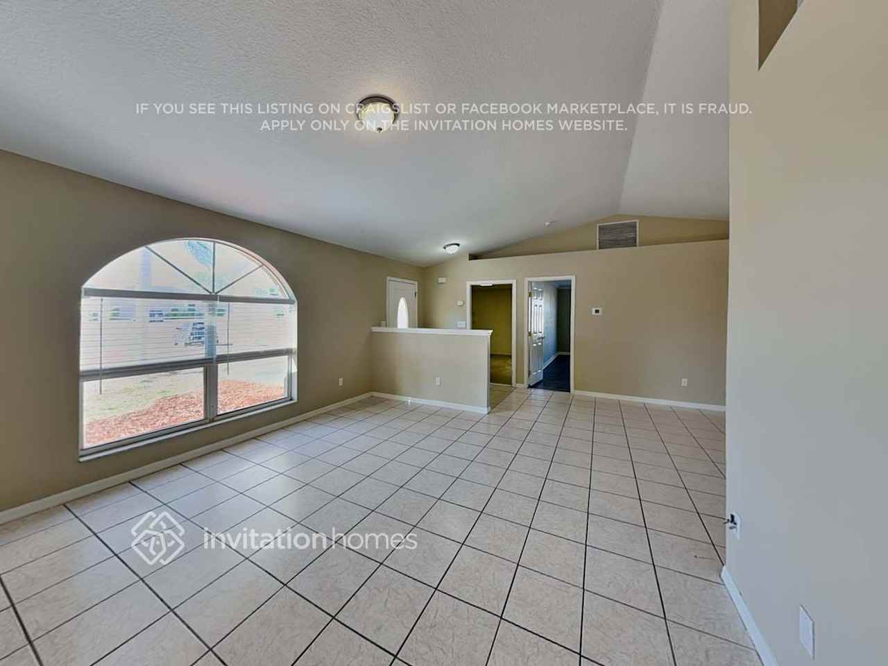 2252 S Chamberlain Blvd - Photo 4 of 20