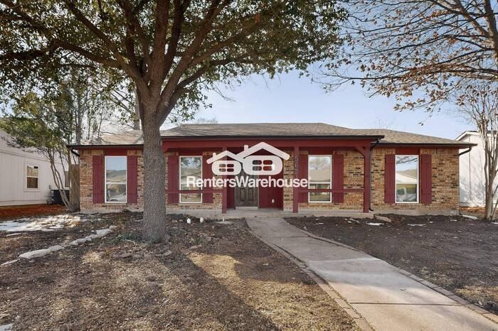 5621 Truitt St - Photo 2 of 43