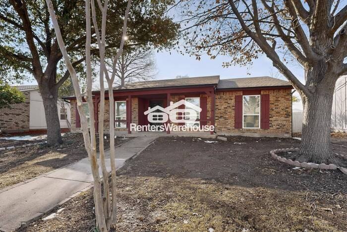 5621 Truitt St - Photo 4 of 43