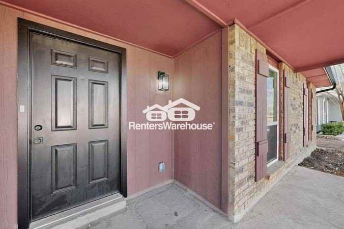 5621 Truitt St - Photo 5 of 43