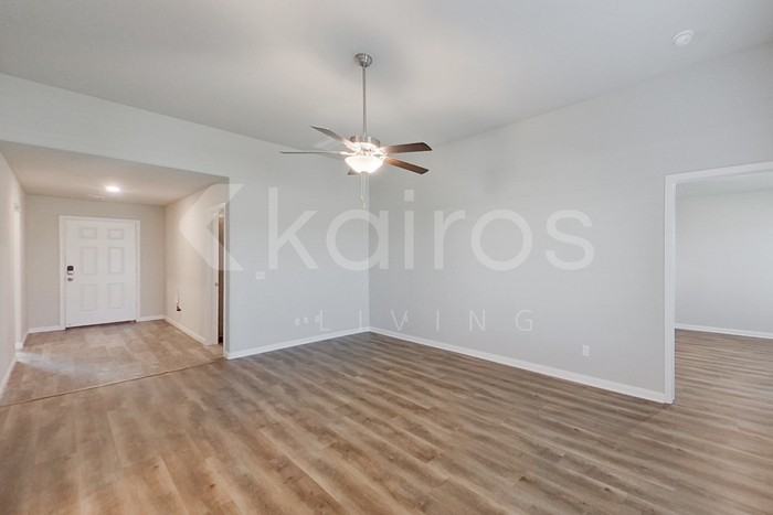 713 St James Pl - Photo 2 of 23