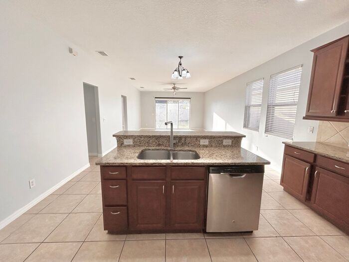 4930 Soft Rush St - Photo 4 of 16