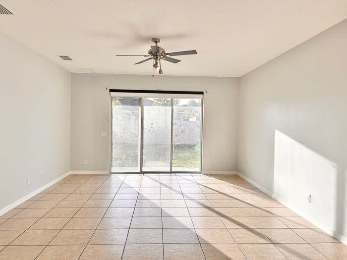 4930 Soft Rush St - Photo 5 of 16