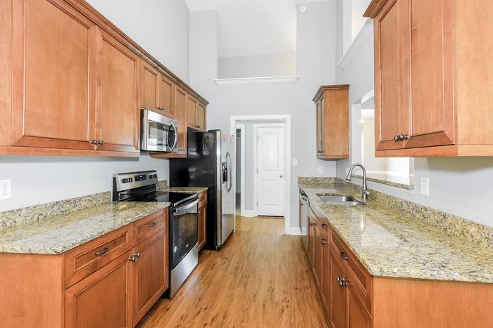 300 Palamon Dr - Photo 5 of 12