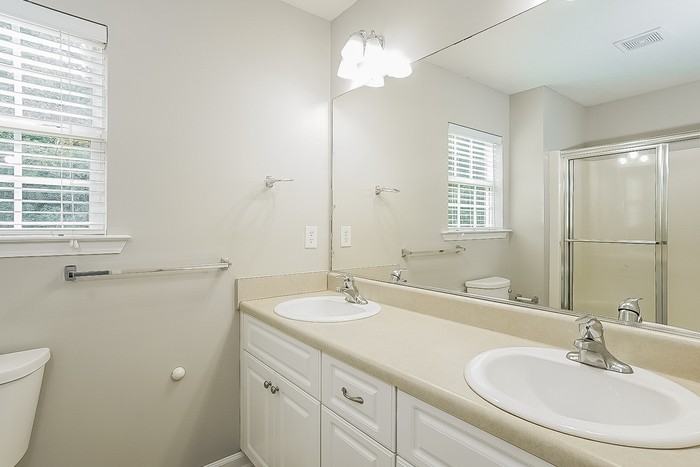 710 Keyes Dr - Photo 7 of 12