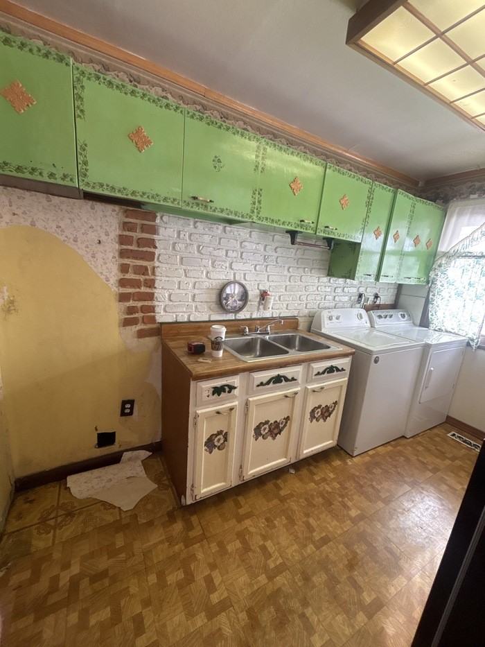 2836 Niagara St - Photo 3 of 11