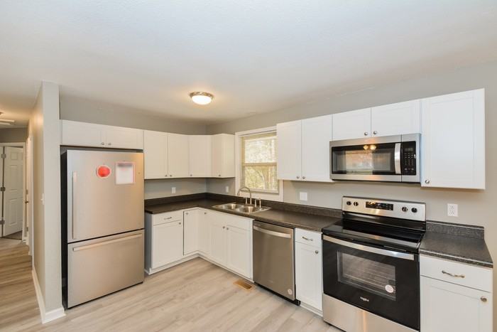 2829 Thrush Dr - Photo 3 of 11