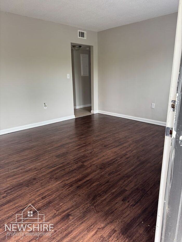 1109 Hampton Avenue Ext #C - Photo 7 of 45