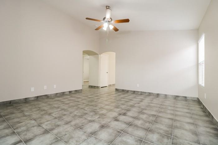 12114 W Aster Dr - Photo 5 of 16