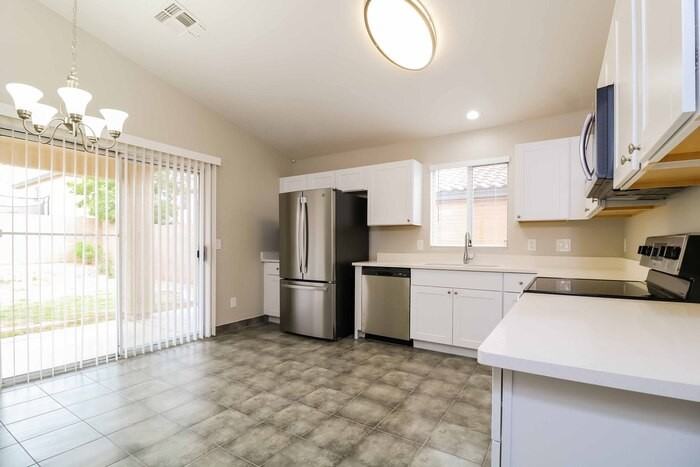 12114 W Aster Dr - Photo 7 of 16